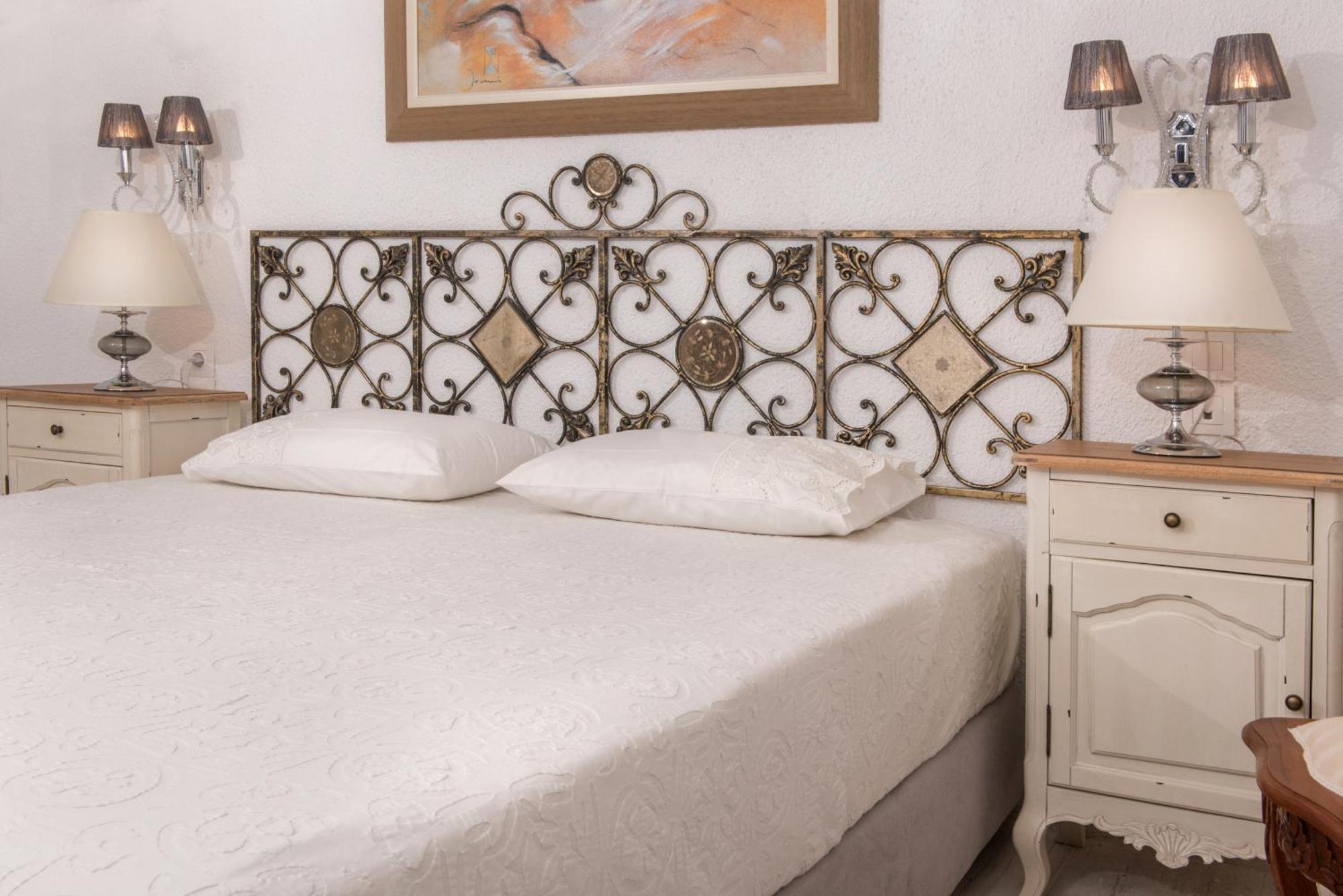 Leandros Hotel Nea Roda Habitación foto